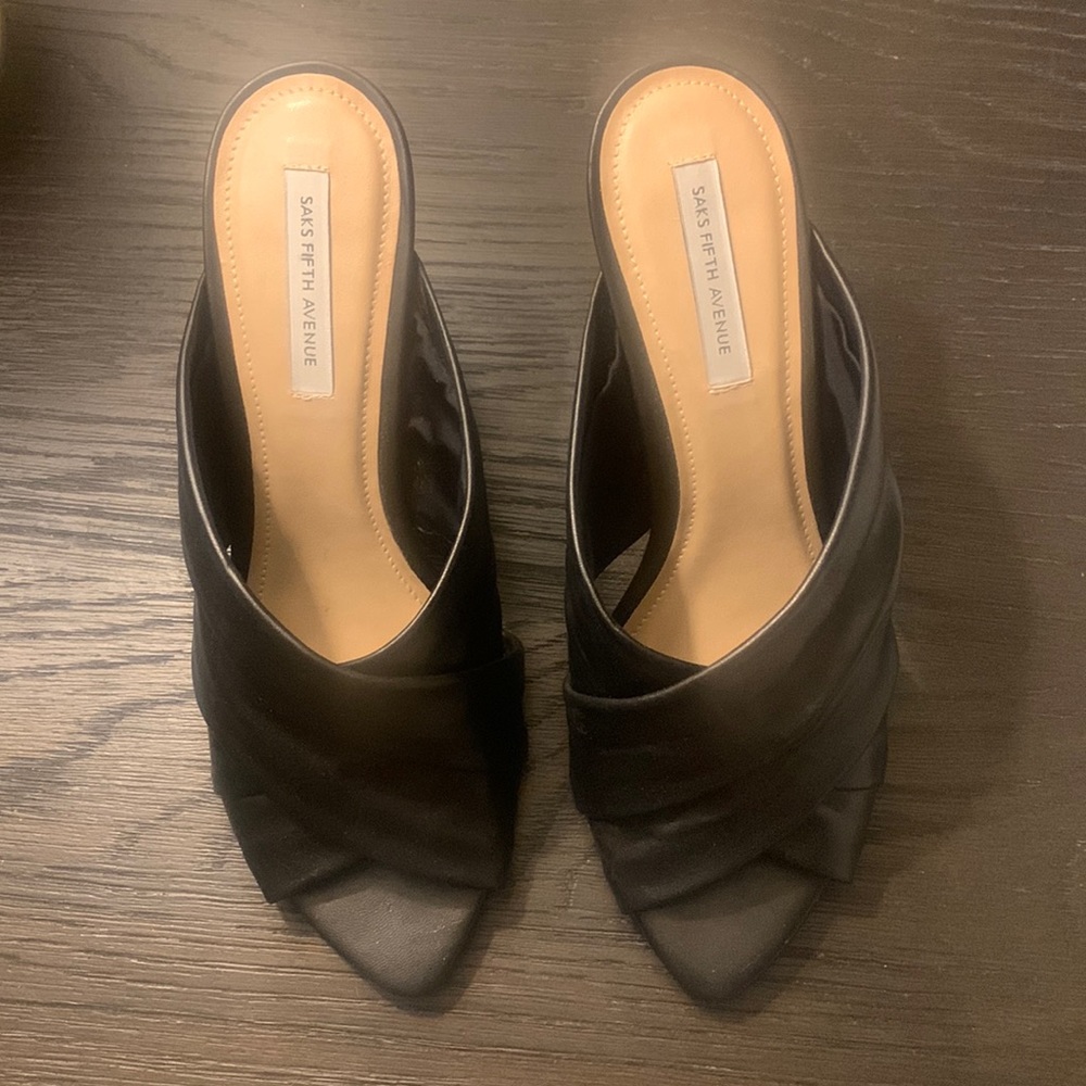 Saks Fifth Avenue Crossband High Heel Sandal 9.5M